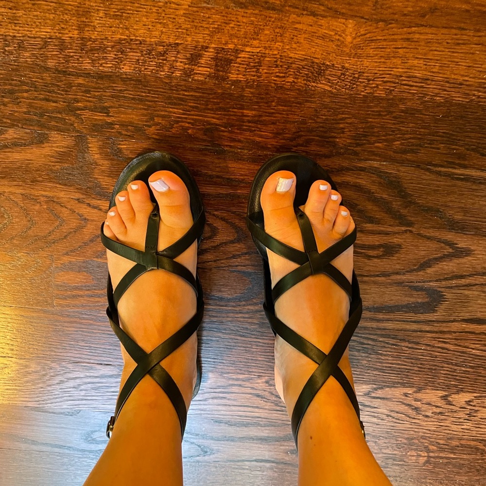 Anthropologie Black Leather Strappy Sandal : brand new, NBW